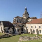 Eglise de la Charité-sur-Loire en automne