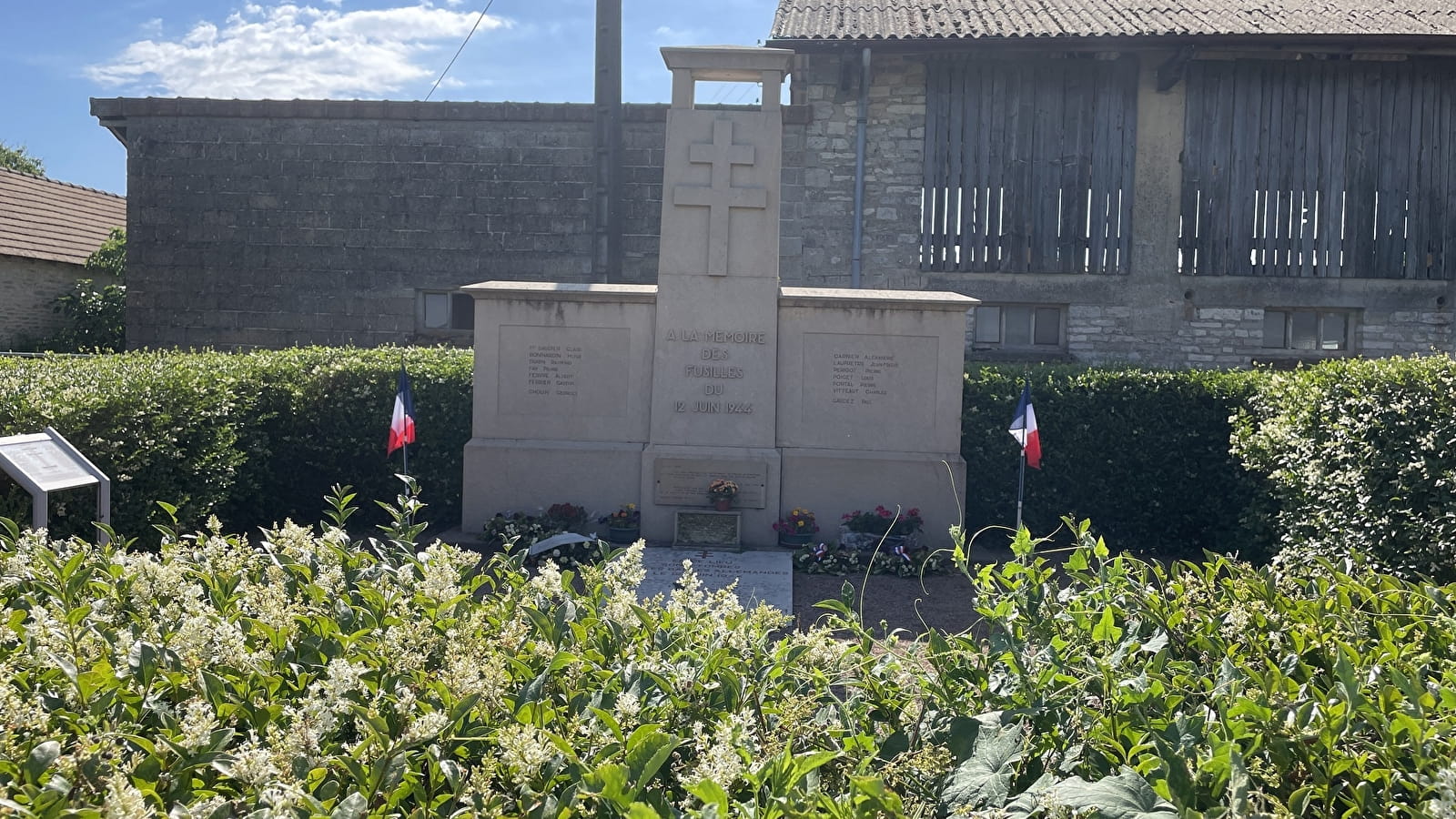 Monument des fusillés du 12 juin 1944