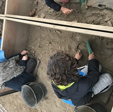 Archaeology workshop at Bibracte for children