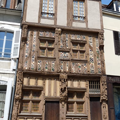 Guided tours of Joigny Summer 2024