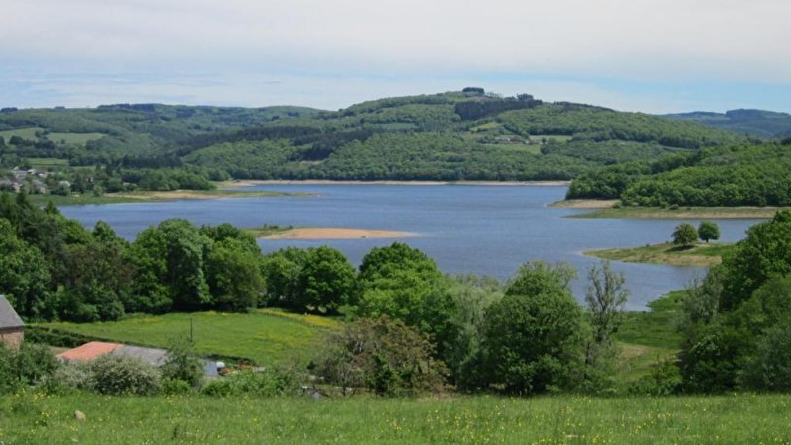 [Nature walk in the heart of the Morvan: Pannecière lake]