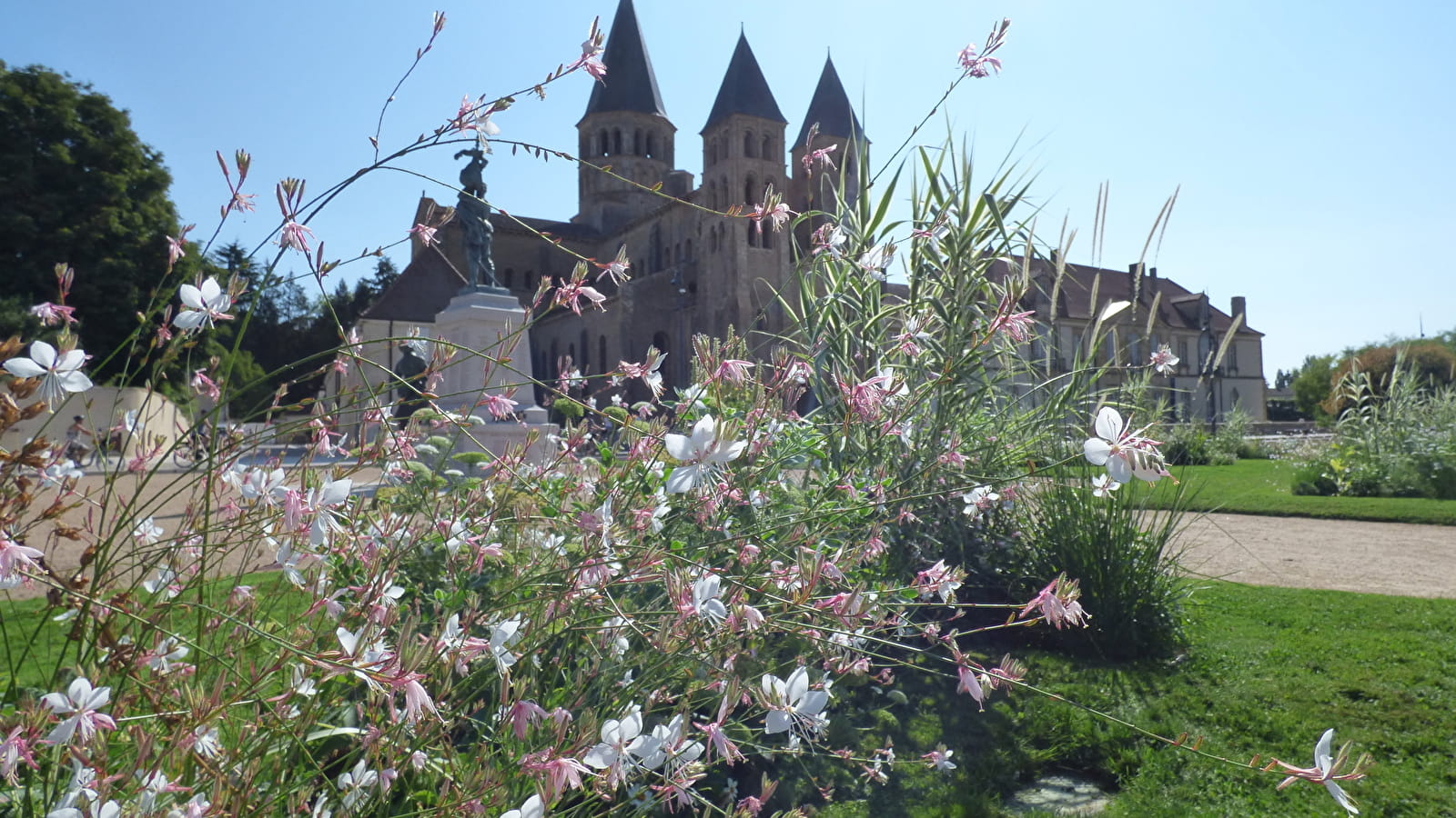 Guided tour: Flowering the town