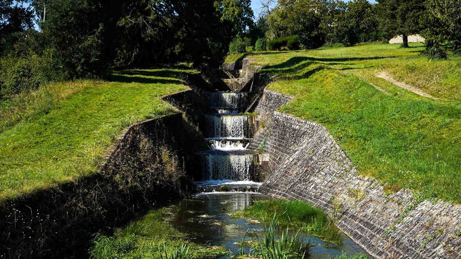 The gardens of the Lac du Bourdon spillways