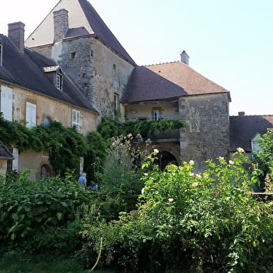 Discovering Cuy - Guided tour of the Fortified House