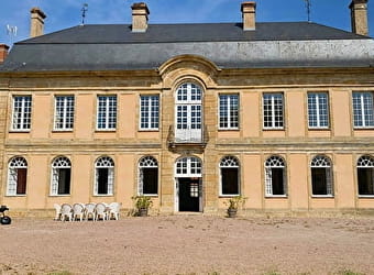 Château XVIIe - DOMECY-SUR-LE-VAULT