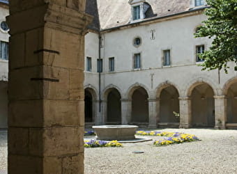 Monastère des Bernardines (Musée de la Vie bourguignonne Perrin de Puycousin) - DIJON