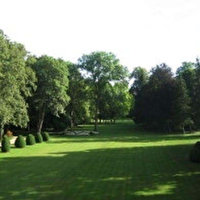 Le parc du château de Montigny-sur-Aube
