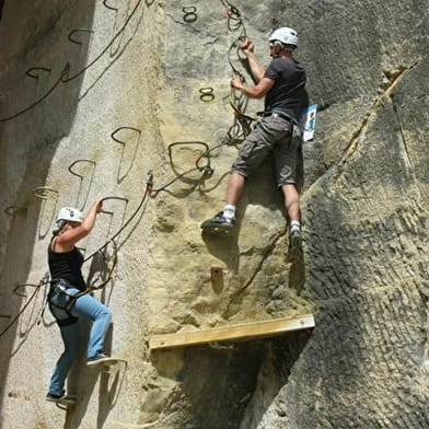 La Grotte de Champ Retard - Parcours aventure sur rocher