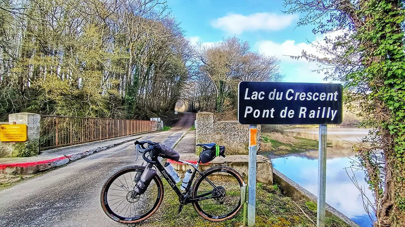 Circuit de Gravel: 265km loop from Avallon