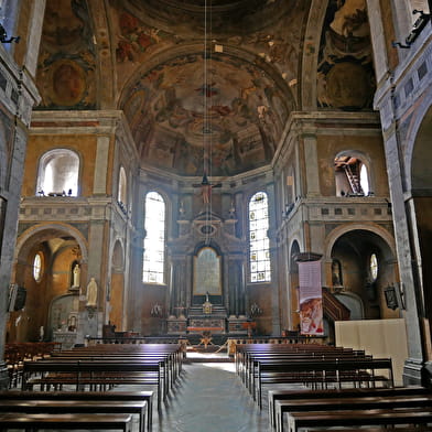 Guided tour: Saint Peter's Church by Regards sur la Cathédrale