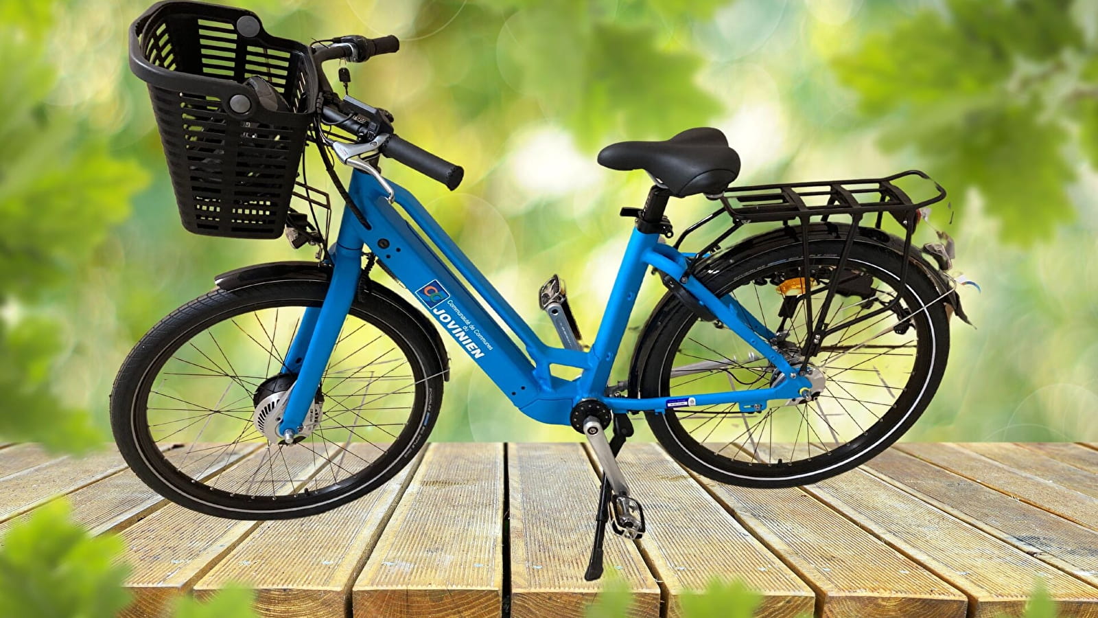 Guided tours on electric bikes
