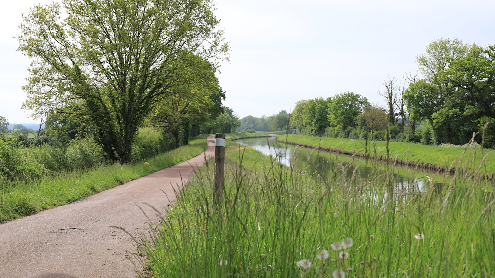  Entre Loire et Canal walking trail